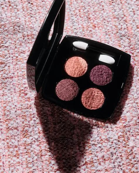 Chanel tweed palette